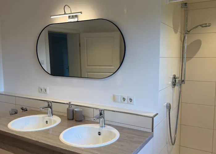 Villa19hundert5 Moderne In Zentraler Lage דירה